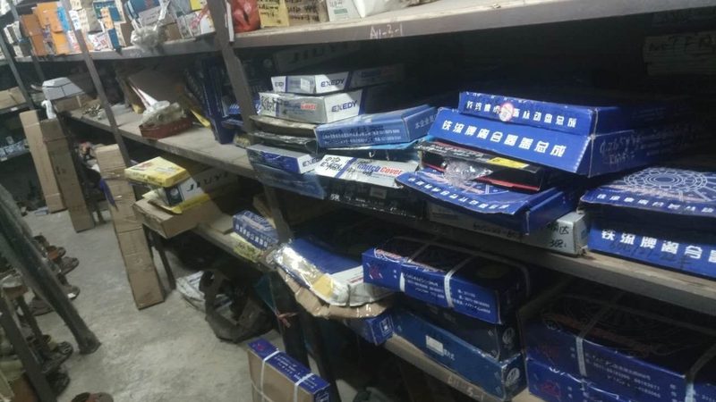 汽车电瓶搭电，正负极接反了怎么办？**